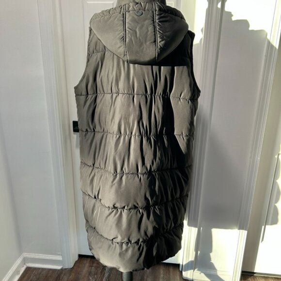 TALBOT's Women's Black Long Puffer Vest with Hood - Picture 4 of 6